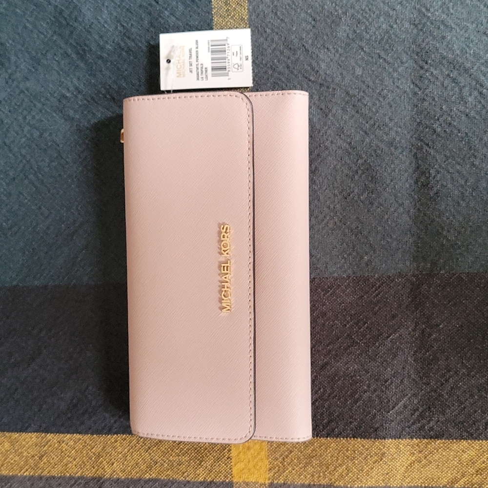 Michael Kors Women`s Jet Set Travel Crossgrain Leather Tri-Fold Wallet